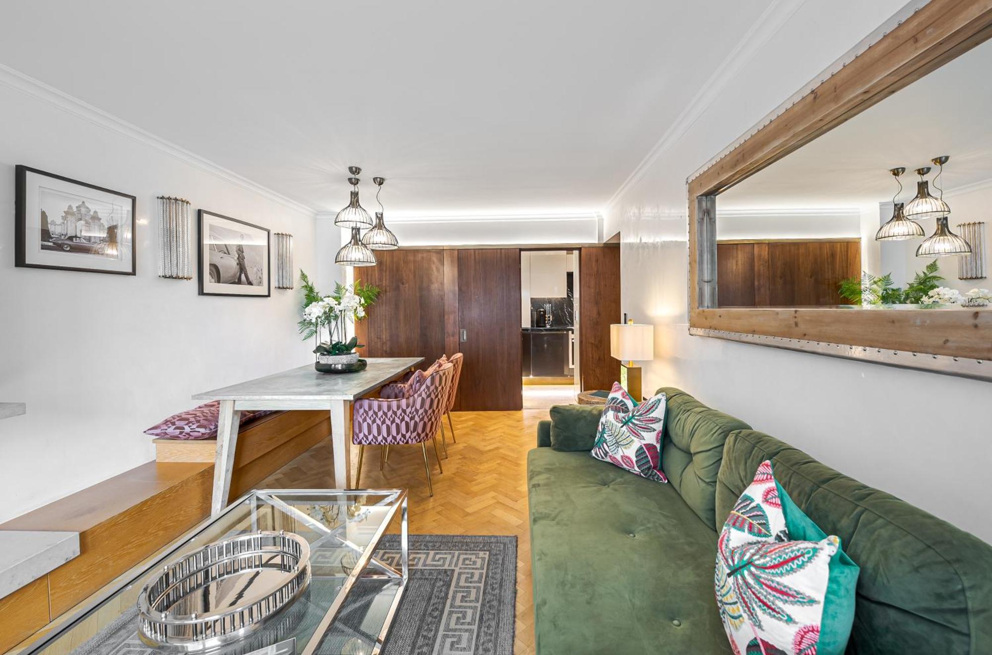 Modern Knightsbridge Apartment With Balcony Overlooking Harrods Prime Location London Exteriör bild