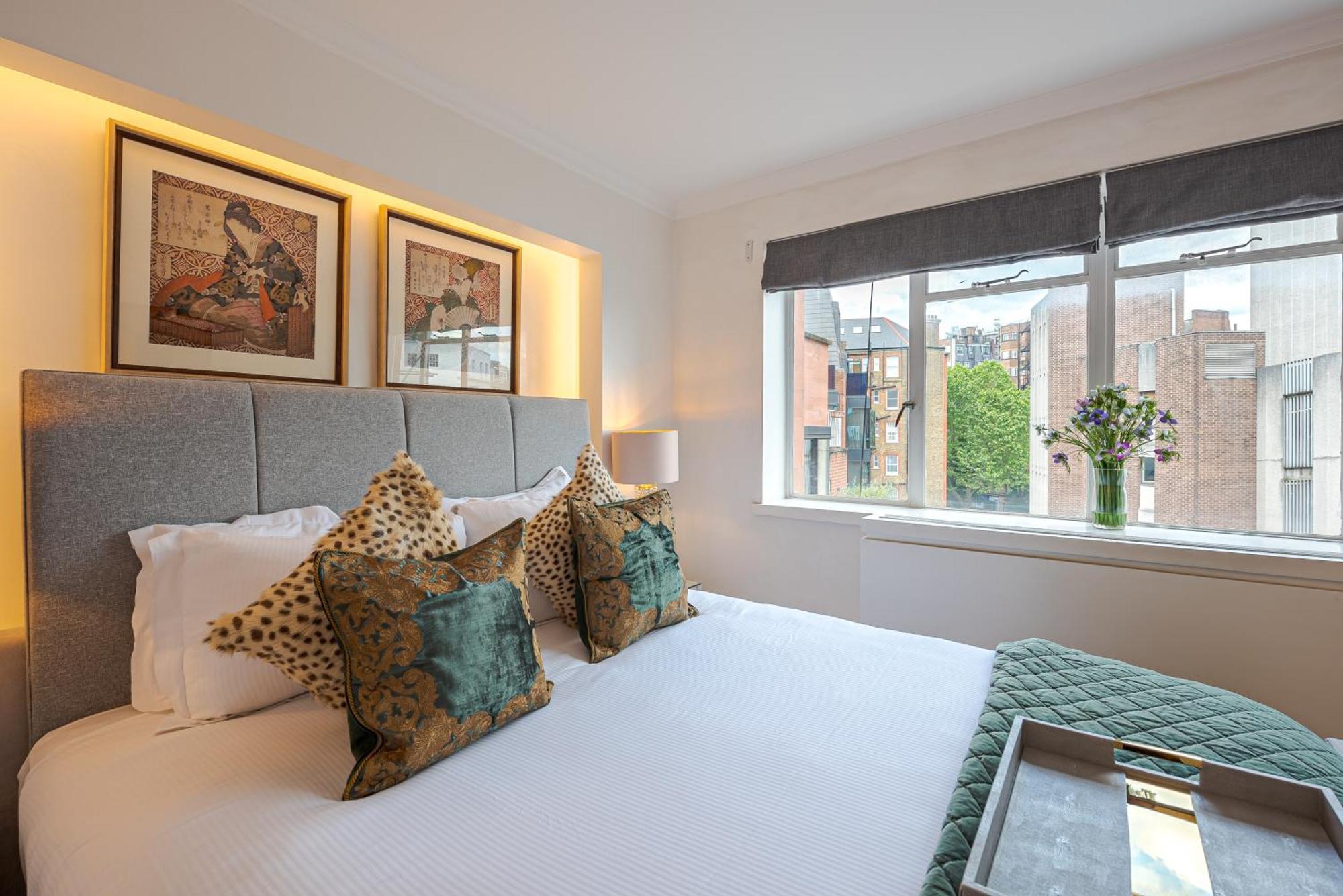 Modern Knightsbridge Apartment With Balcony Overlooking Harrods Prime Location London Exteriör bild