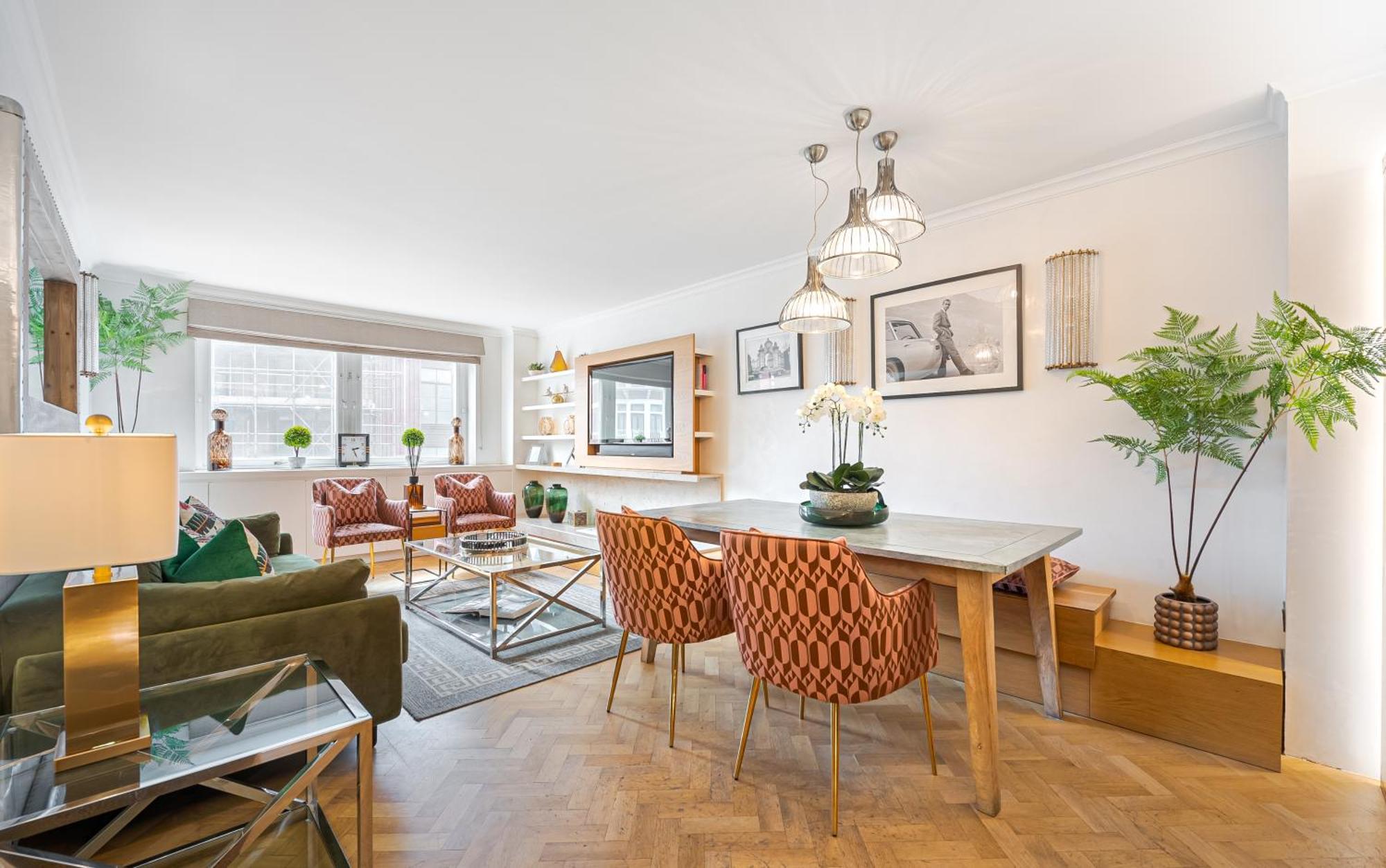 Modern Knightsbridge Apartment With Balcony Overlooking Harrods Prime Location London Exteriör bild