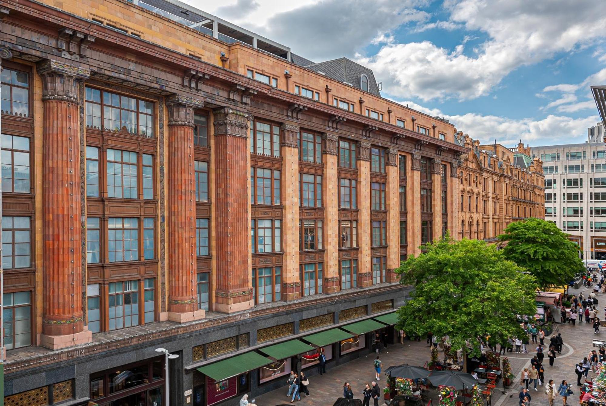 Modern Knightsbridge Apartment With Balcony Overlooking Harrods Prime Location London Exteriör bild