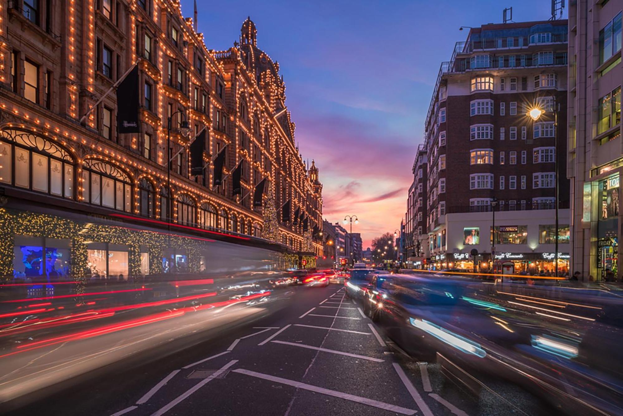 Modern Knightsbridge Apartment With Balcony Overlooking Harrods Prime Location London Exteriör bild