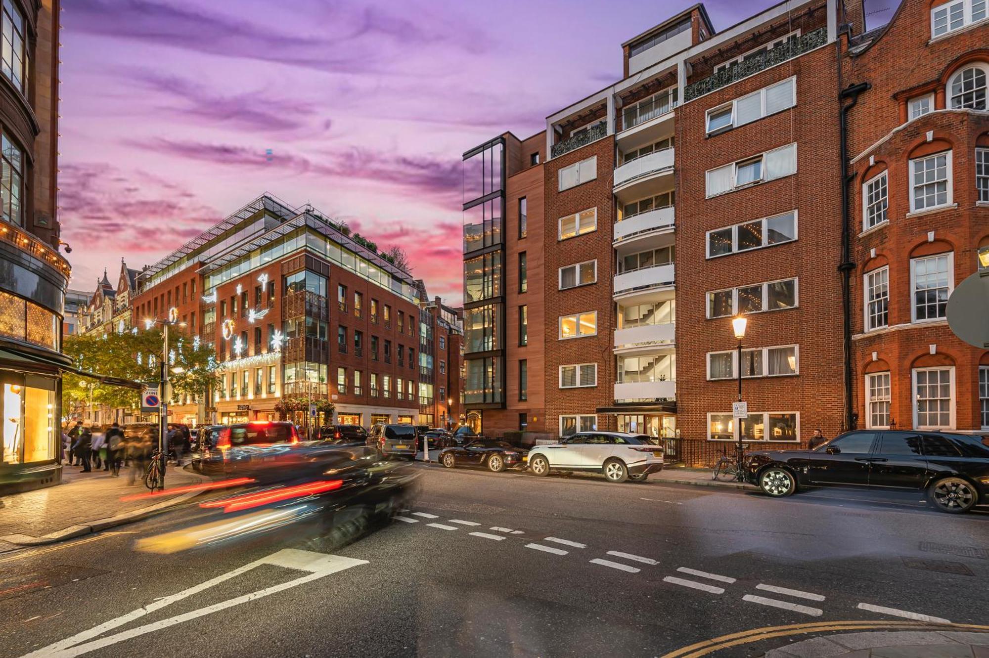 Modern Knightsbridge Apartment With Balcony Overlooking Harrods Prime Location London Exteriör bild